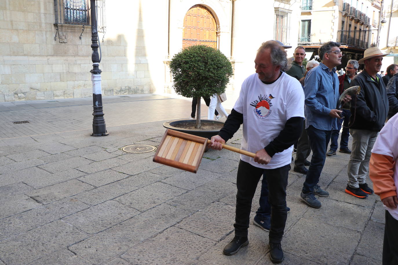 La Coordinadora en Defensa del Territorio se manifiesta en la plaza de Botines