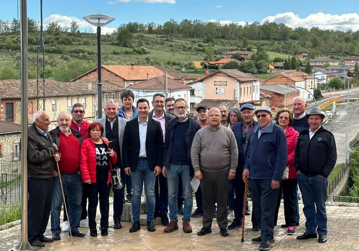 La cúpula del PSOE de León respalda la candidatura socialista en La Ercina .