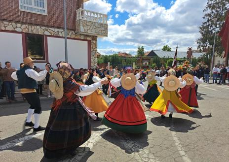 Imagen secundaria 1 - En Villabalter también se celebra San Isidro