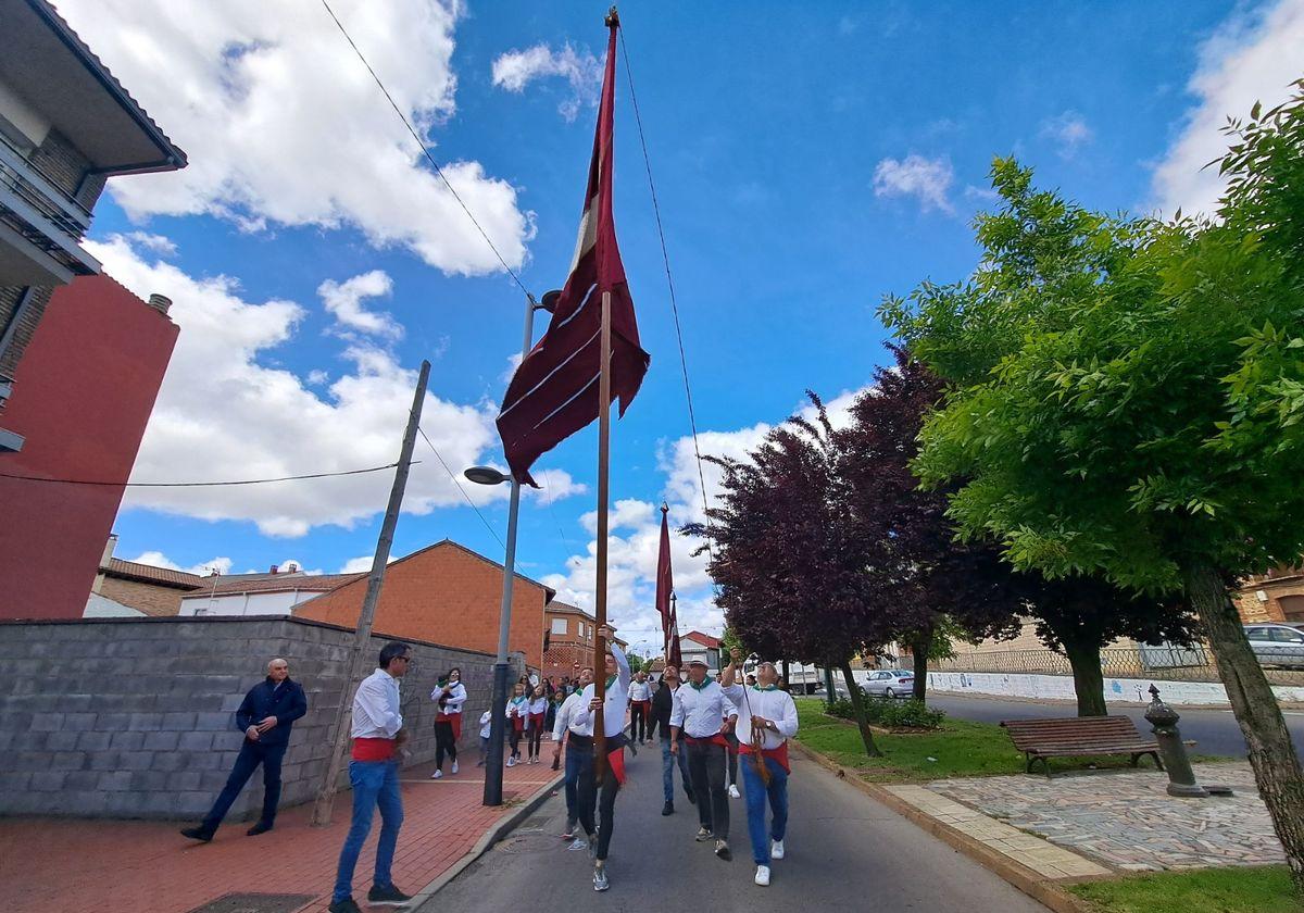 Los pendones también han sido protagonistas de la festividad de San Isidro en Villabalter.