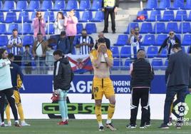 El equipo berciano necesitaba ganar a la SD Huesca y no pasó del empate.