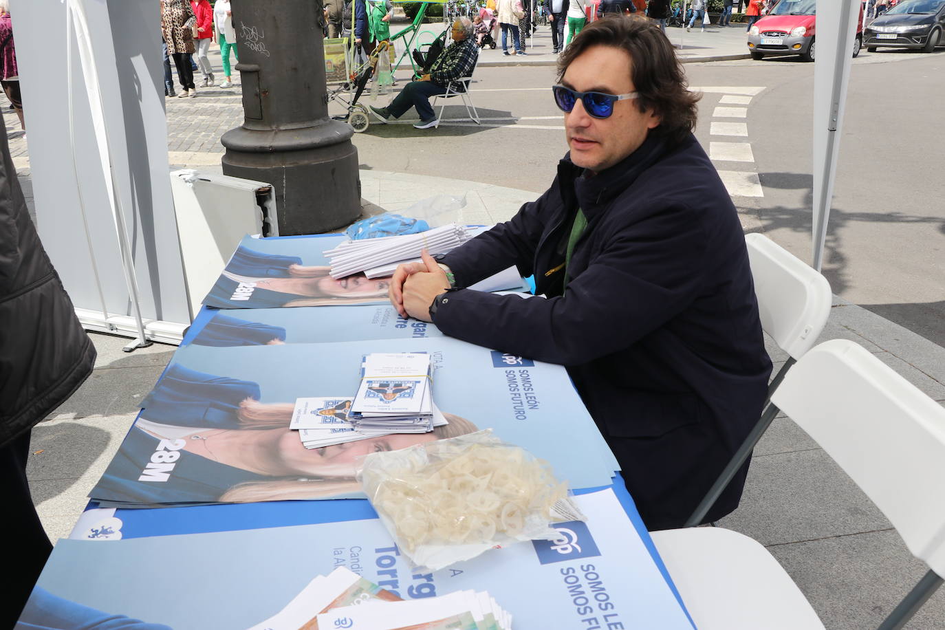 La campaña electoral llega al rastro