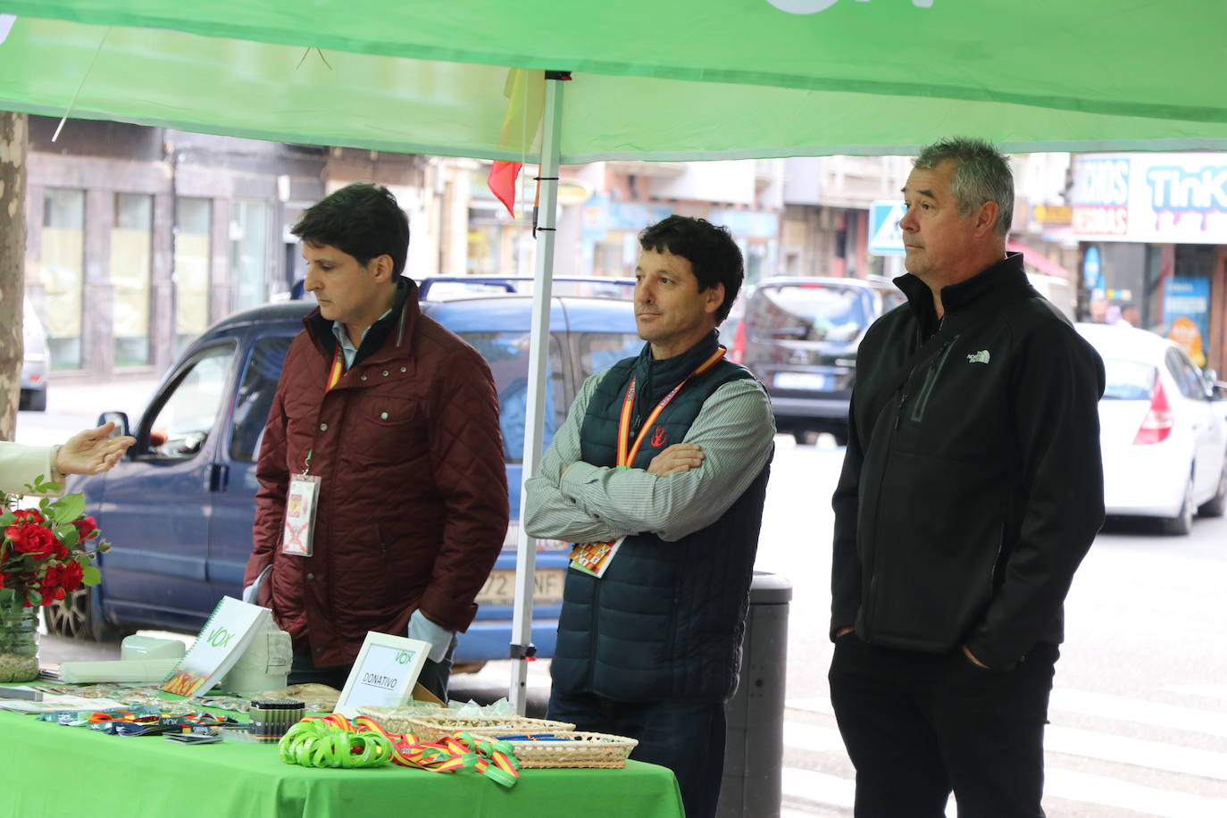 La campaña electoral llega al rastro