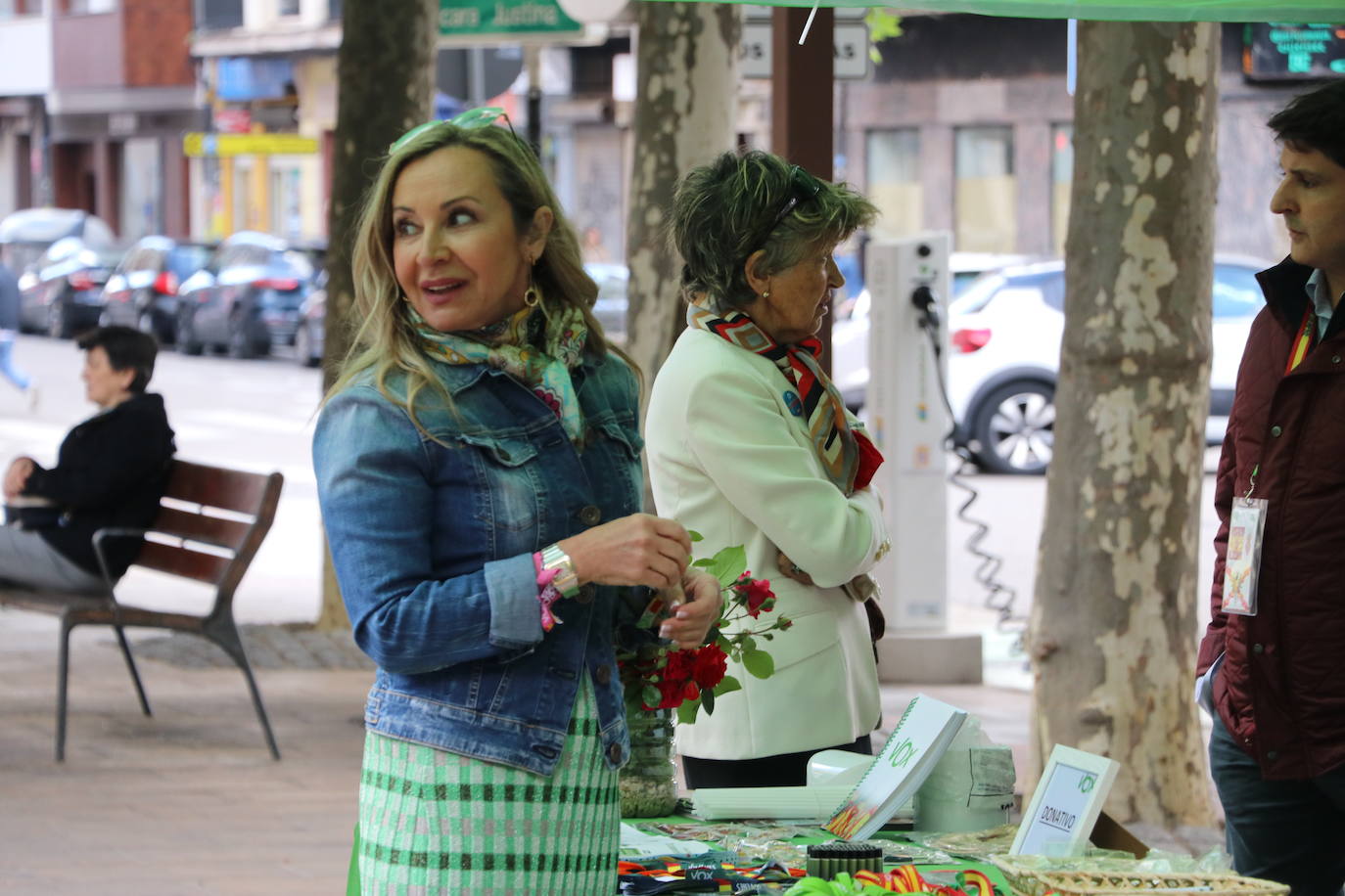 La campaña electoral llega al rastro