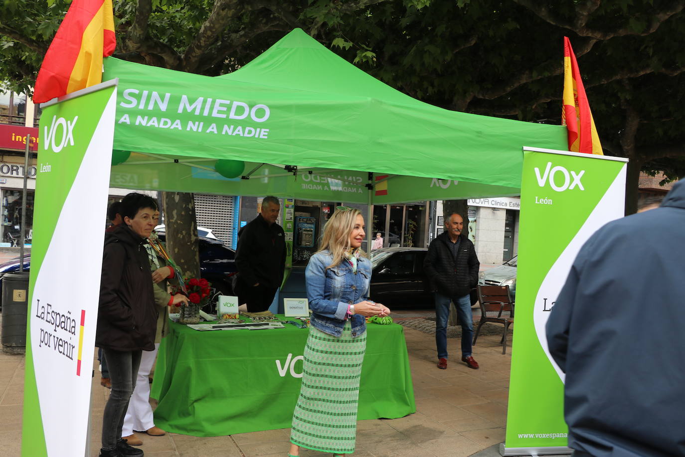 La campaña electoral llega al rastro