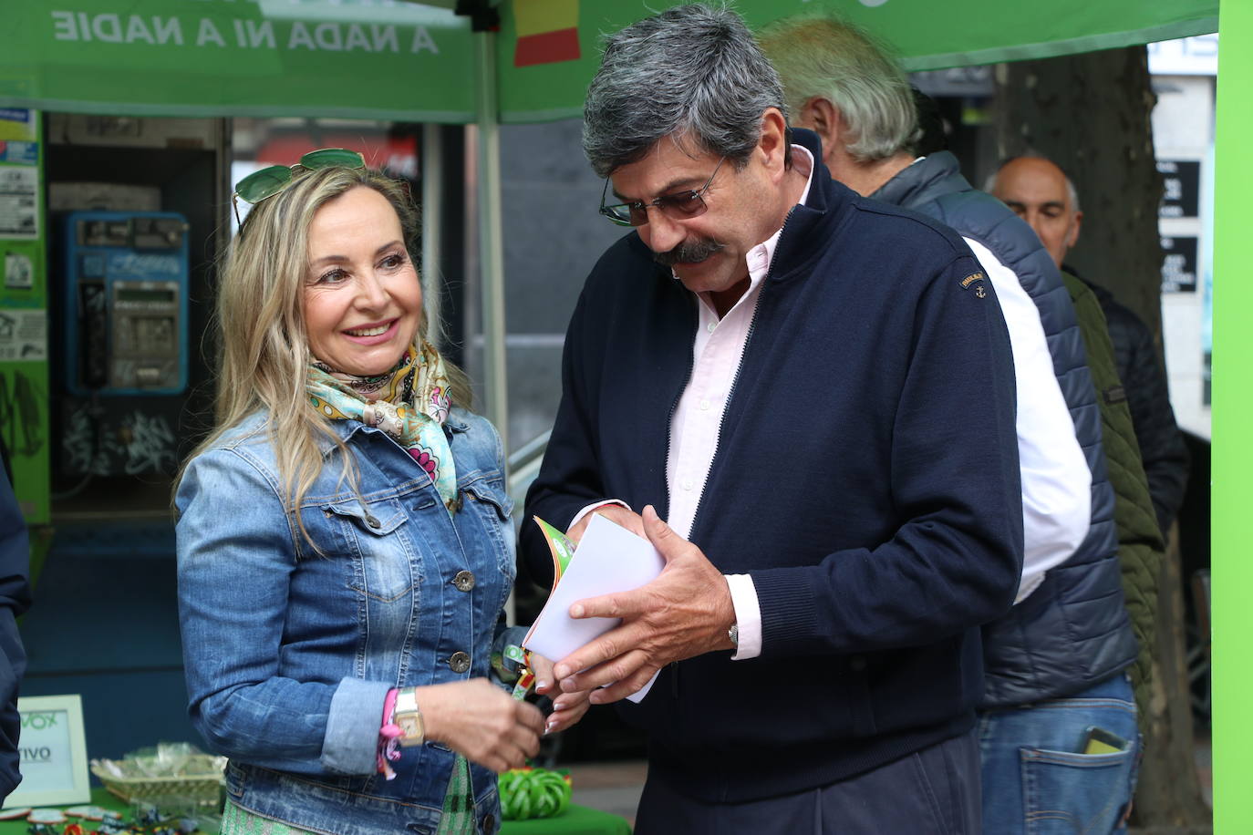 La campaña electoral llega al rastro