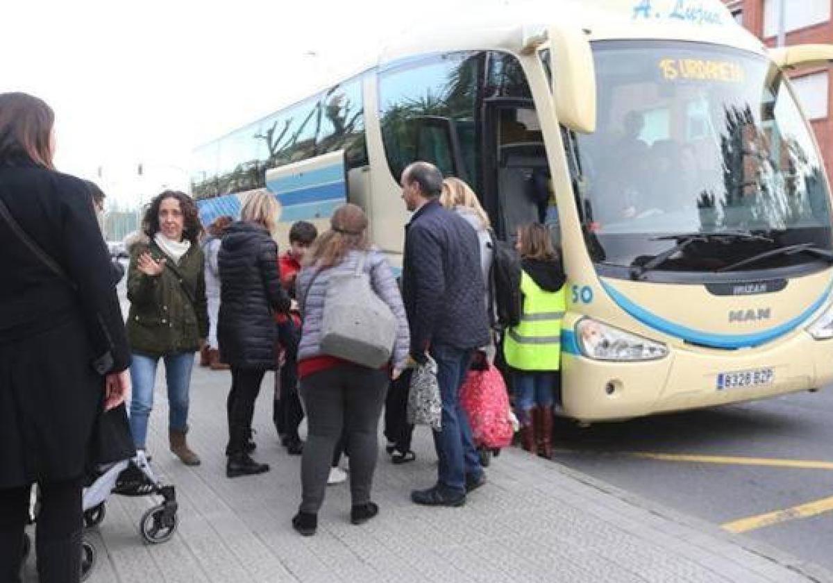 El transporte a la demanda en las zonas rurales de la provincia abarca a numerosos viajeros en el último año.