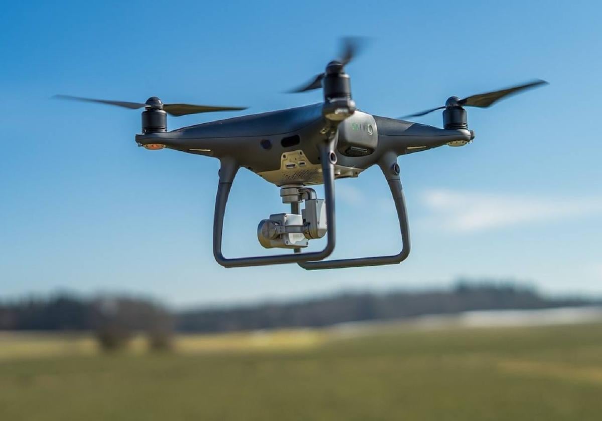 Un dron del estilo al que se enseñará a pilotar desde la Universidad de León.