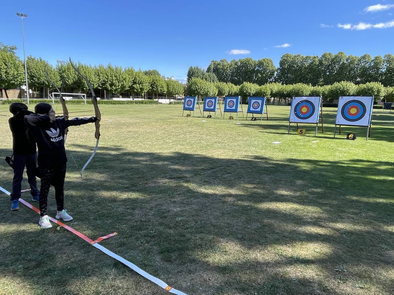 Comunión entre los arqueros de León y Astorga en el IX Torneo Interescuelas