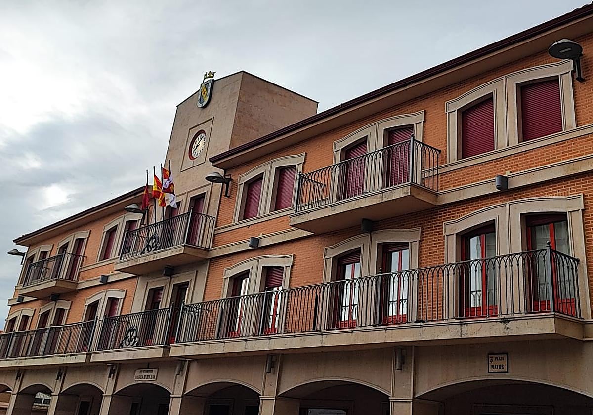 Fachada del consistorio de Valencia de Don Juan.
