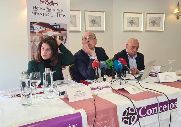 Rueda de prensa de la Federación Leonesa de Entidades Locales Menores para anunciar los avances de la denuncia por filtraciones de agua a Asturias a causa de la variante.