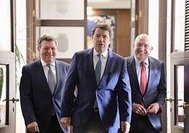 El presidente de la Junta de Castilla y León, Alfonso Fernández Mañueco, preside el acto institucional de toma de posesión del consejero de la Presidencia, Luis Miguel González Gago