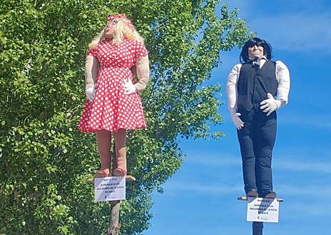 Imagen secundaria 1 - Diferentes 'mayos monigotes' en las localidadesd de Sariegos.