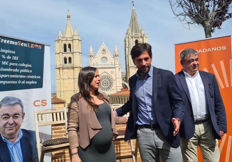 Adrián Vázquez ve en la despoblación de León el «claro ejemplo del fracaso» del bipartidismo