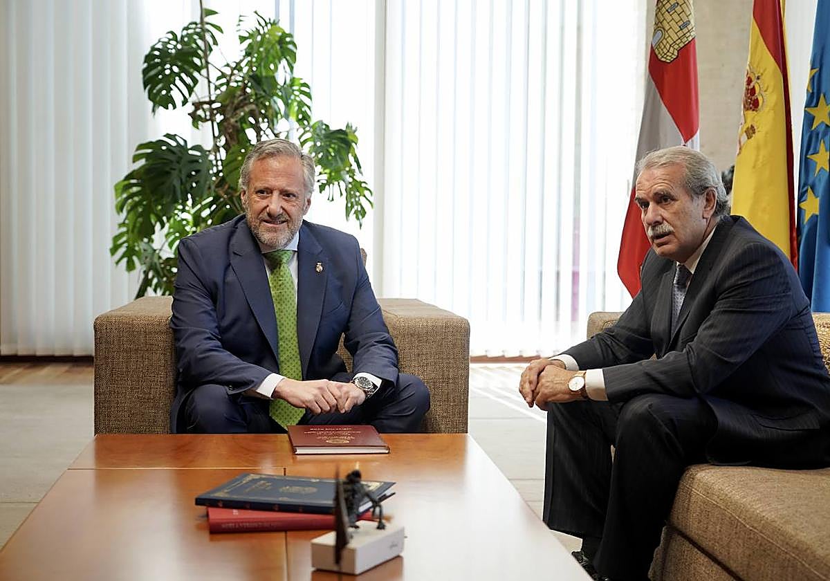 El presidente del Consejo Consultivo entrega la memoria correspondiente al año 2022