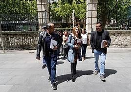 Representantes sindicales acuden a la reunión con Sanidad para alcanzar un acuerdo que desconvoque la huelga.