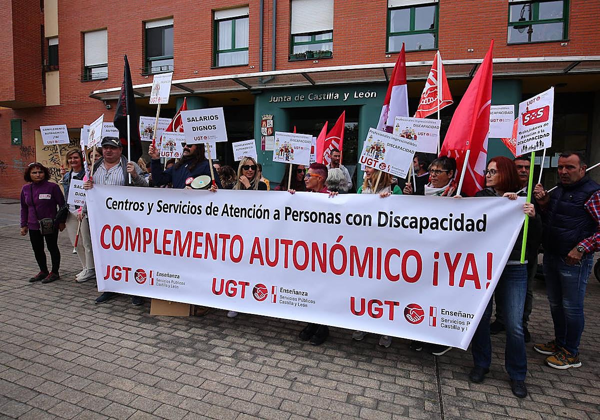 Trabajadores de atención a la discapacidad piden un complemento salarial