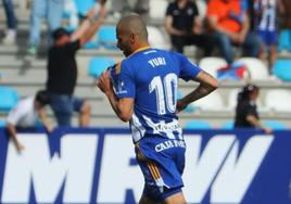 Yuri celebra un gol con la Deportiva.