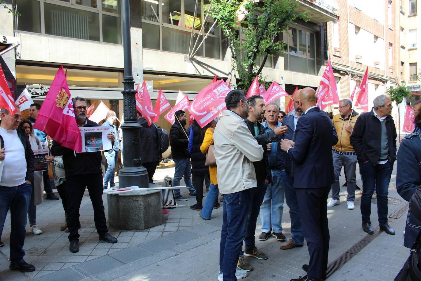 Los sindicatos se movilizan frente a la gestión de la Junta del transporte sanitario en León