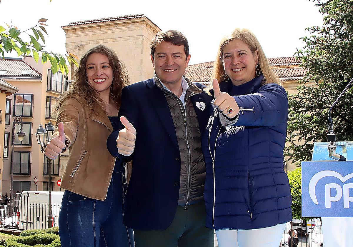 Mañueco confía en que «el vuelco electoral» que darán las urnas «se va a iniciar aquí»