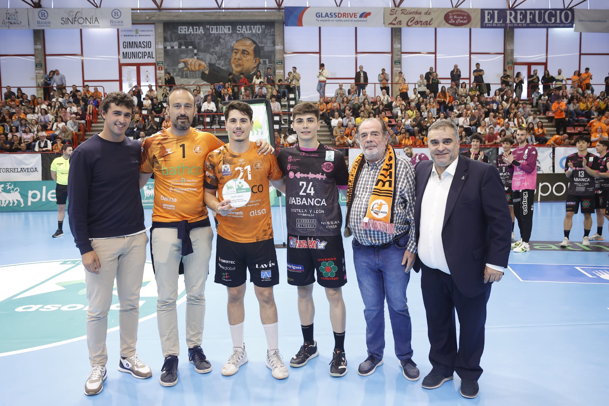 Traspié del Abanca Ademar en Torrelavega