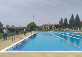 Piscina de Santa María del Páramo.