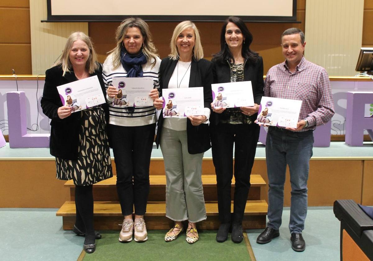 El Salón de Actos de la Escuela de Ingeniería Industrial Informática y Aeroespacial de la Universidad de León (ULE) acogió el pasado viernes la última Masterclass del curso 2022-23 del programa Stem Talent Girl (STG), que corrió a cargo de Virginia Salvador Robles, jefa de proyectos en Telefónica TECH para proyectos en INCIBE.