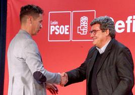 El ministro de Inclusión, Seguridad Social y Migraciones, José Luis Escrivá, participa en un acto electoral del PSOE, junto a la procuradora Nuria Rubio y el candidato a la Alcaldía, Mario Rivas.