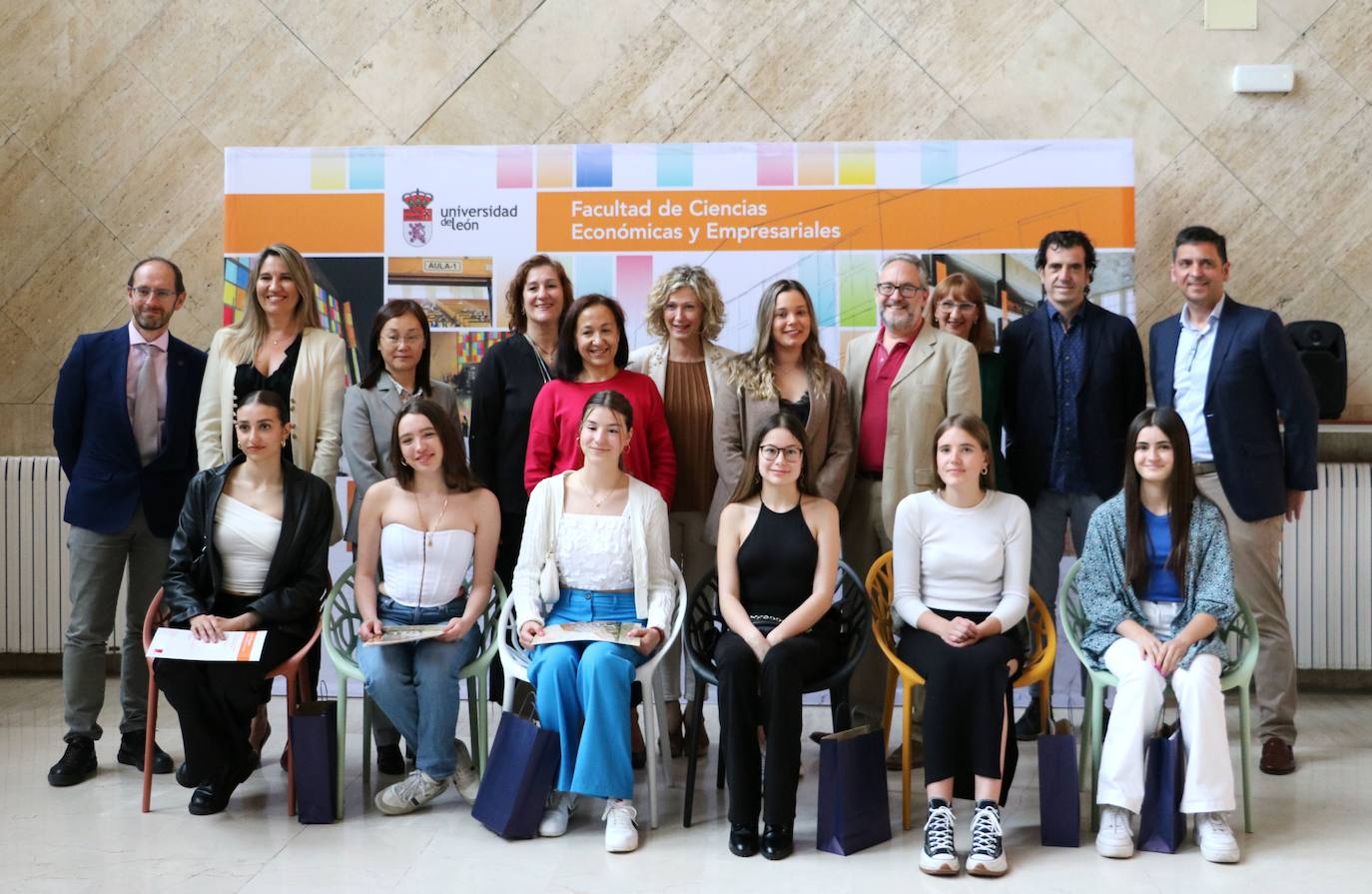 La ULE entrega los premios de la fase local de la XIV Olimpiada Española de Economía