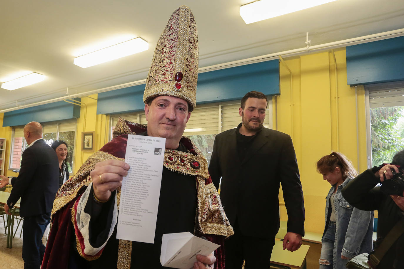 El &#039;obispo&#039; apoya al Diez