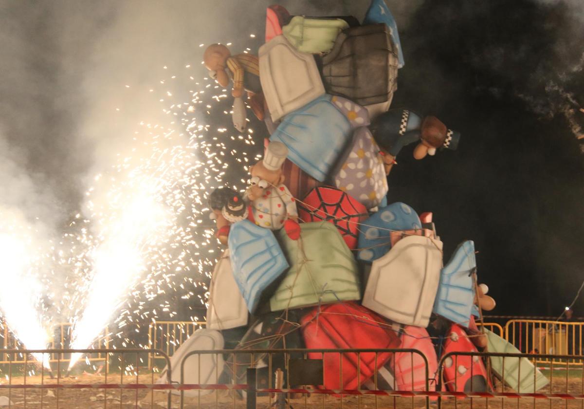 La concejala de Fiestas avanza un San Juan «con feria», acento leonés y una hoguera dedicada a Pablo y Sara