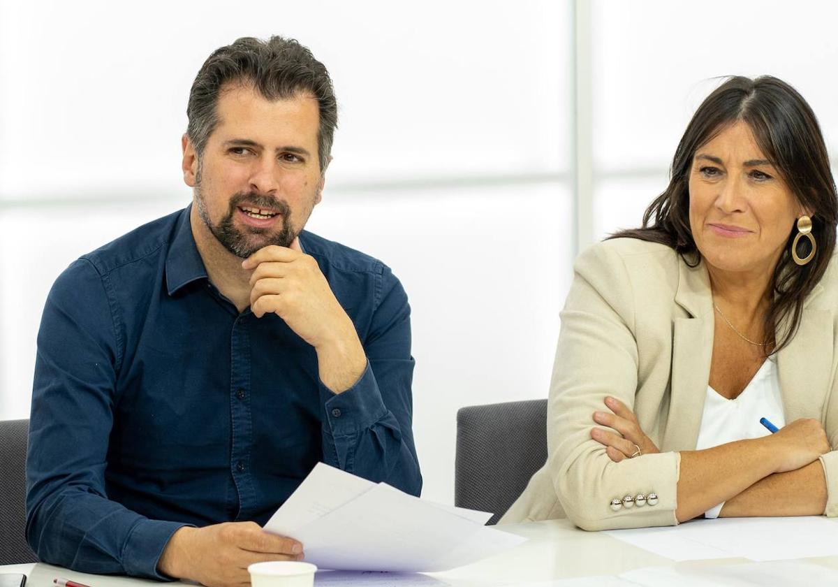 El secretario general del PSOE de Castilla y León, Luis Tudanca, acompañado de Virginia Barcones, y Ana Sánchez, preside la reunión del Consejo Territorial del partido