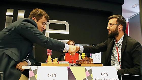 Partida de ajedrez con una máquina