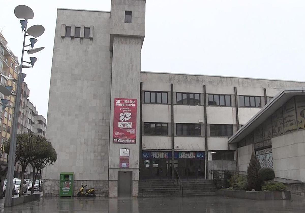 El programa, en el que ya trabajan 40 centros, busca también implicar a la comunidad educativa para construir un proyecto de transformación