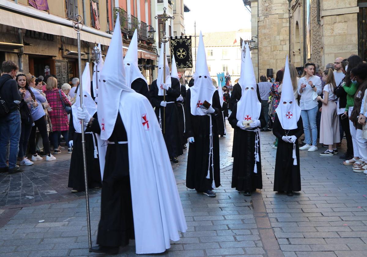 Cofrades de la Cofradía Santo Sepulcro-Esperanza de la Vida.