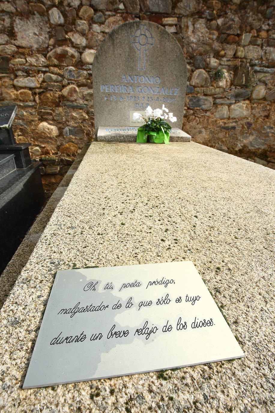 Centenario del nacimiento del escritor y poeta Antonio Pereira