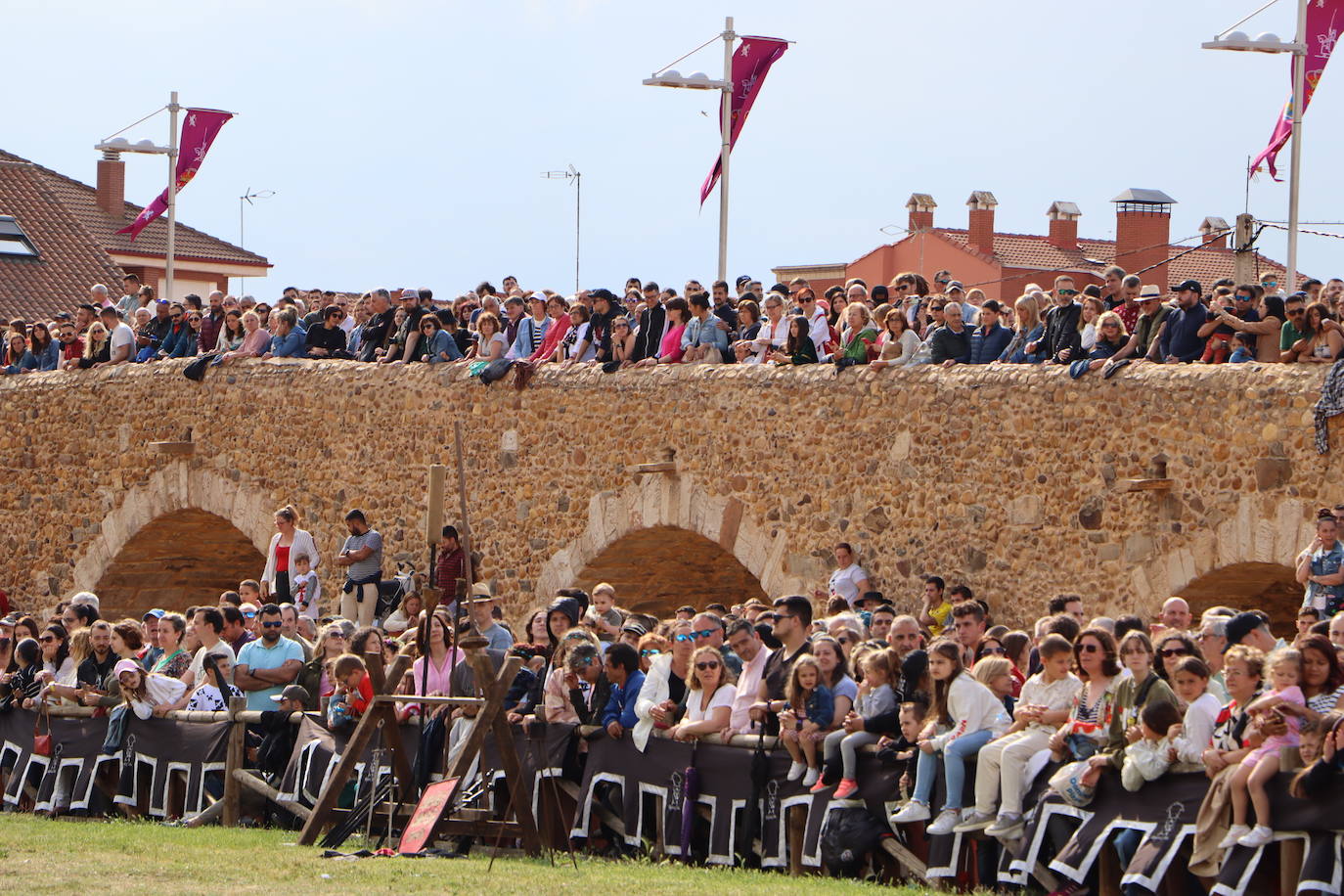 Las Justas Medievales llenan de color Hospital de Órbigo