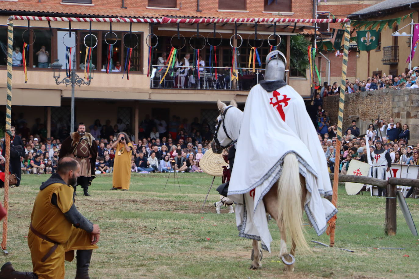Las Justas Medievales llenan de color Hospital de Órbigo