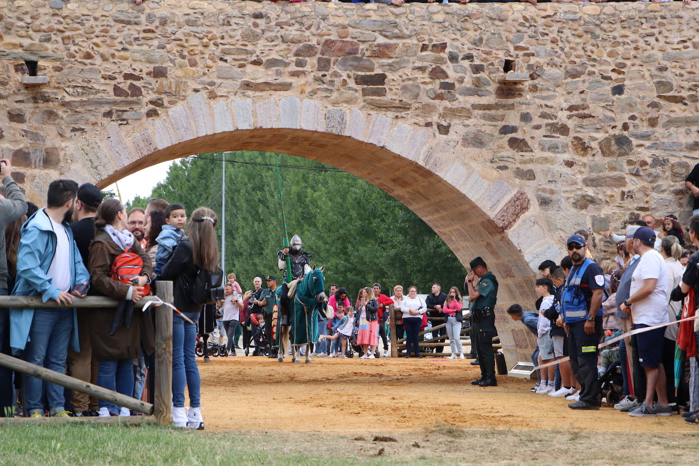 Las Justas Medievales llenan de color Hospital de Órbigo