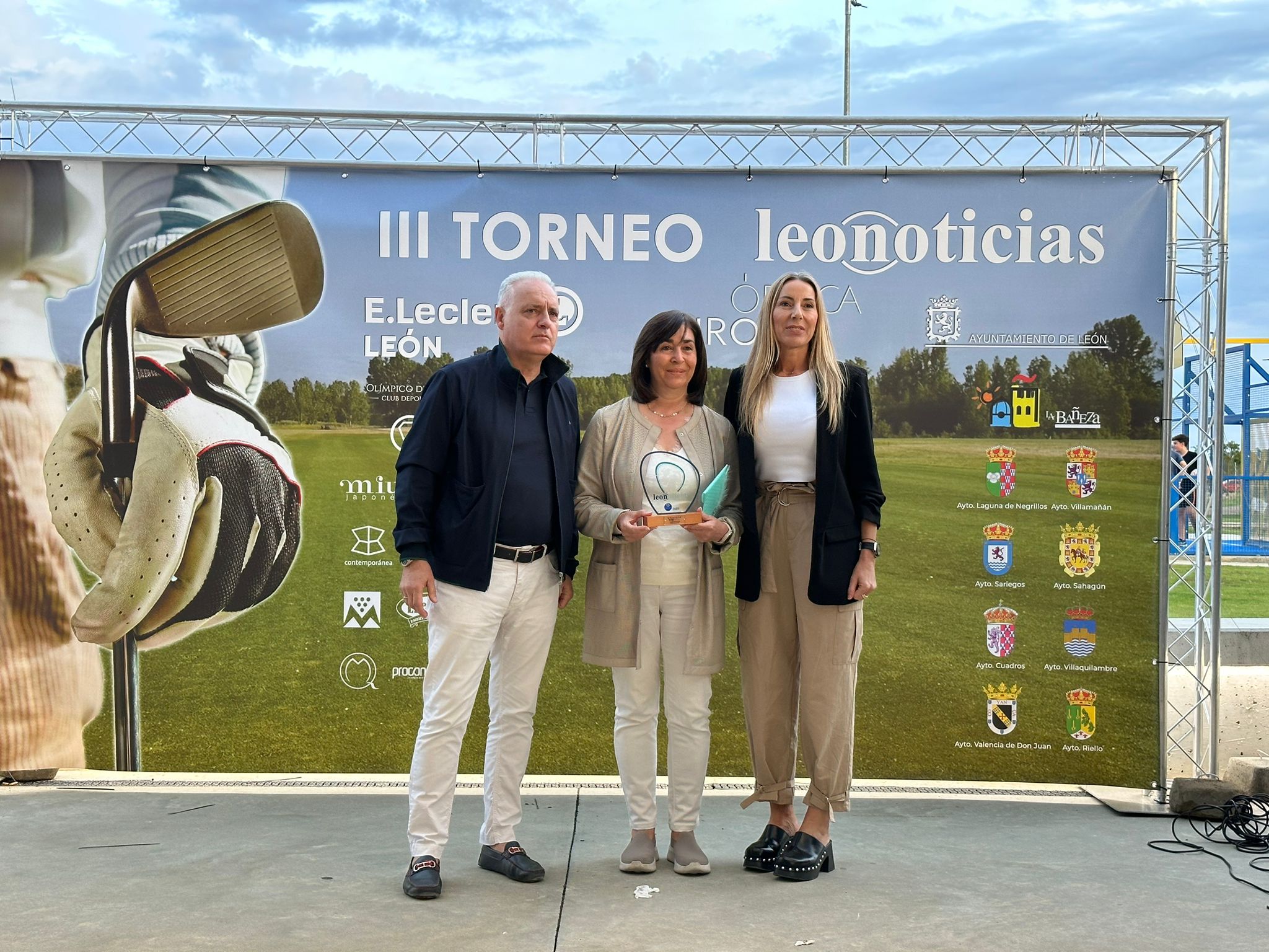 Los ganadores del III Torneo de Golf de leonoticias