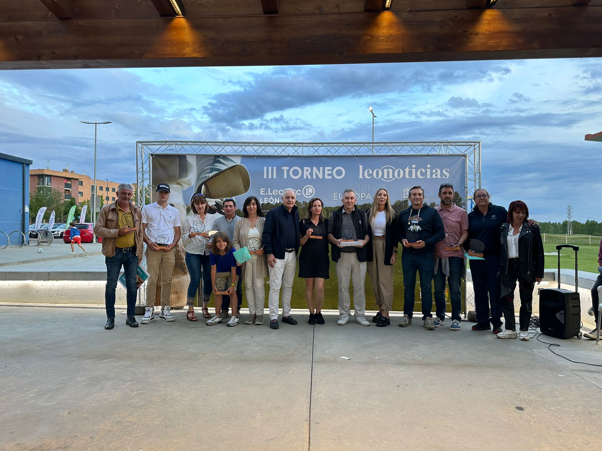 Los ganadores del III Torneo de Golf de leonoticias
