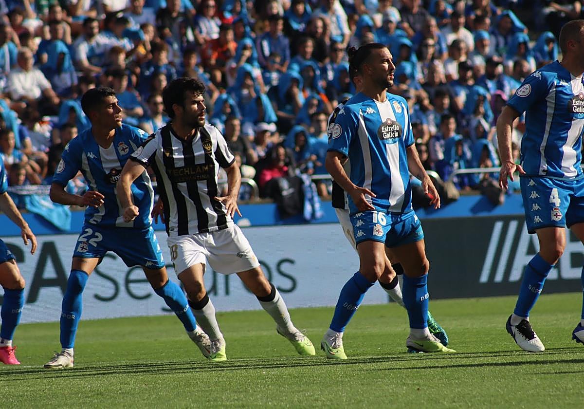 El Deportivo ganó con un ajustado 1-0 al Castellón en un abarrotado Riazor.