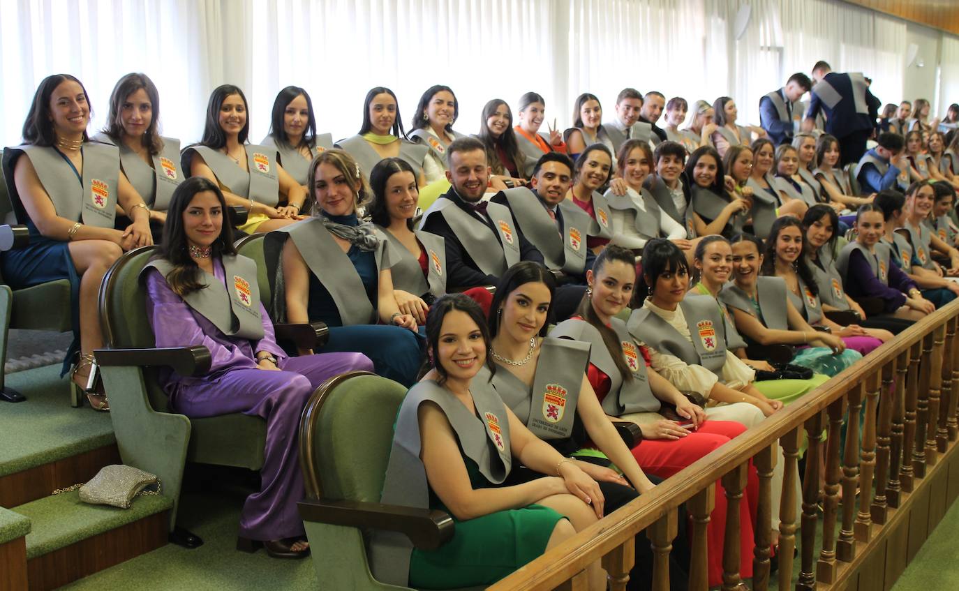 Graduación X promoción de Enfermería de la ULE