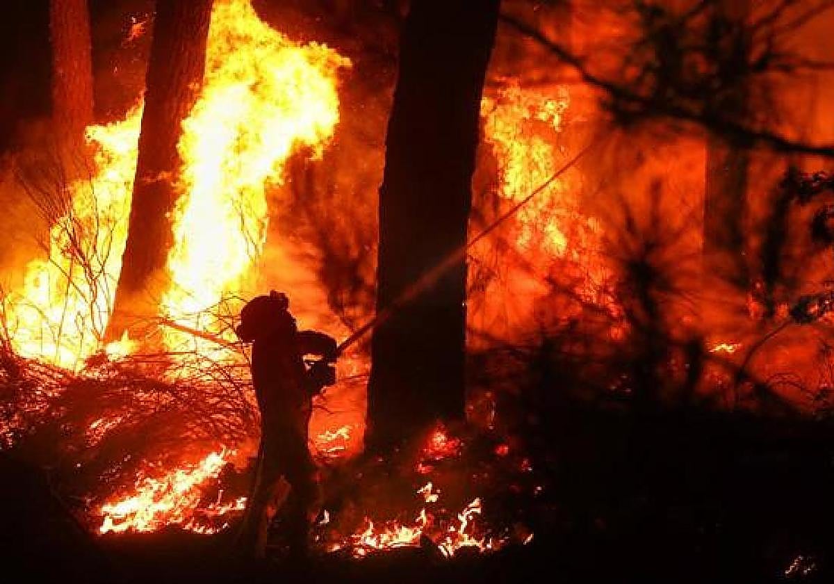 La Junta amplía un mes el riesgo alto de incendios.