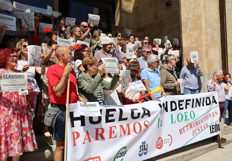 Decenas de funcionarios de Justicia de León persisten con sus protestas a la espera de la solución del Ministerio