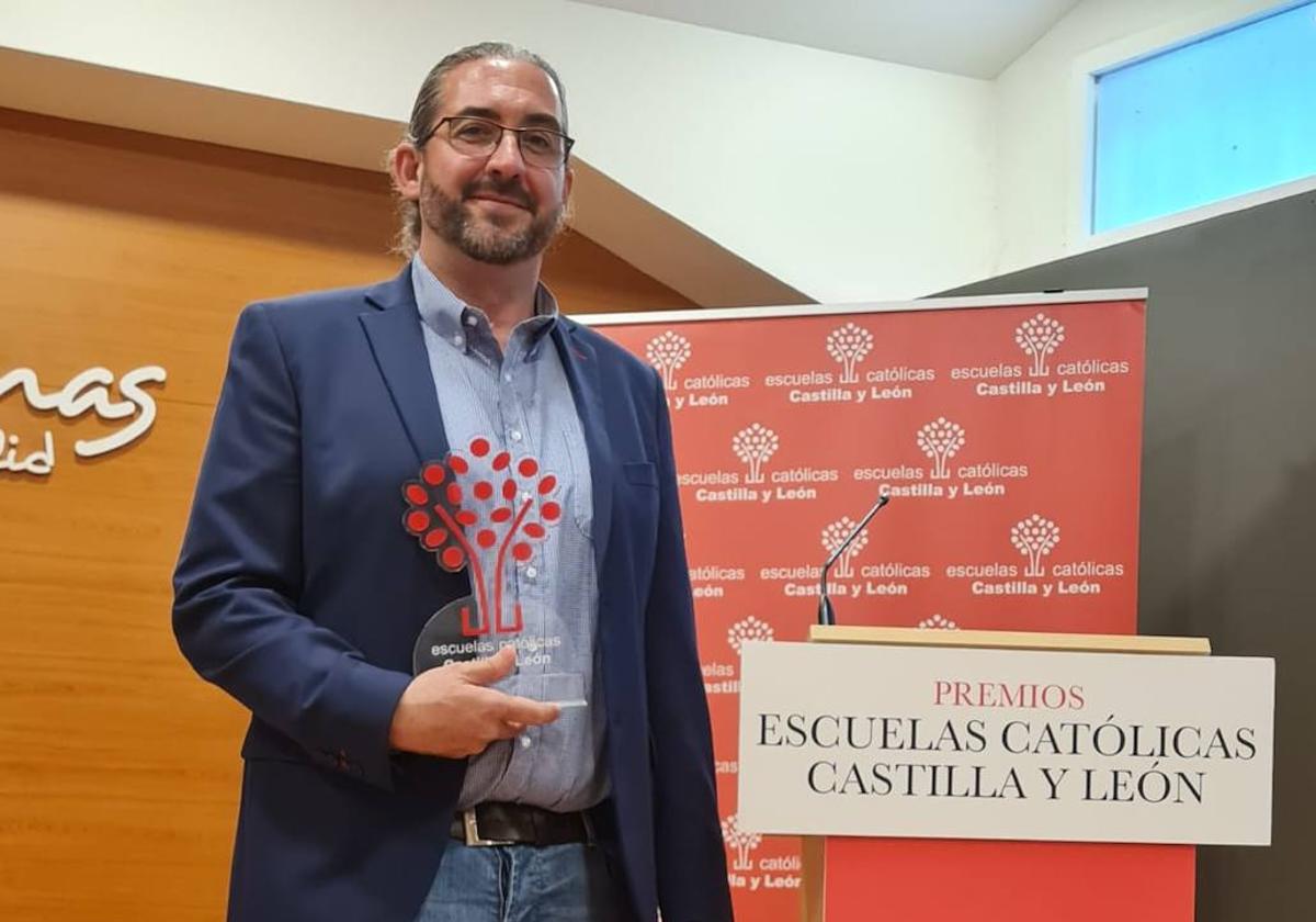 Luis Gutiérrez, del colegio Marista San José, premiado por su labor docent.