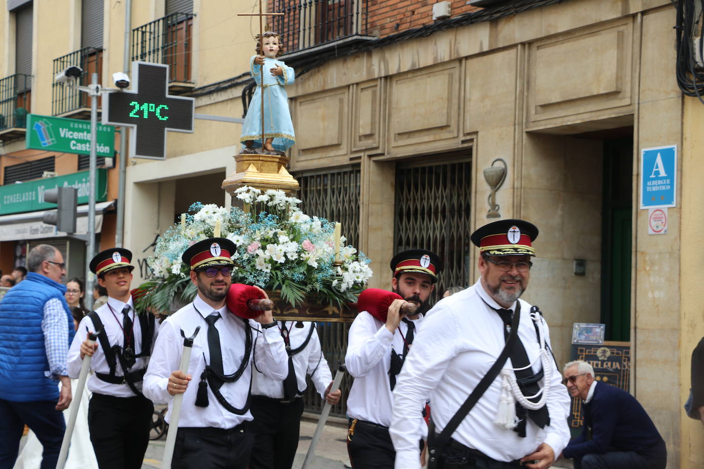 El Corpus sale a las calles de León