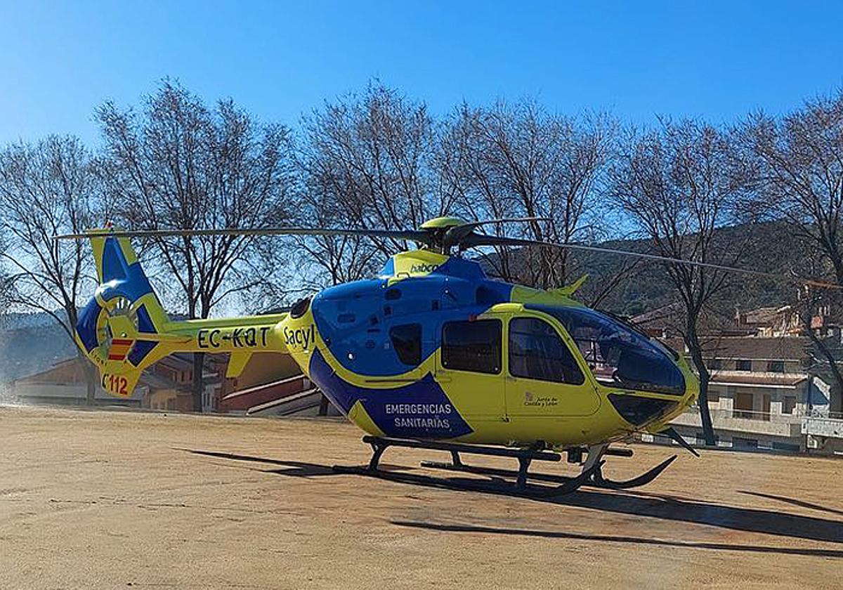 Helicóptero de Emergencias Sacyl como el que acudió al rescate del herido.