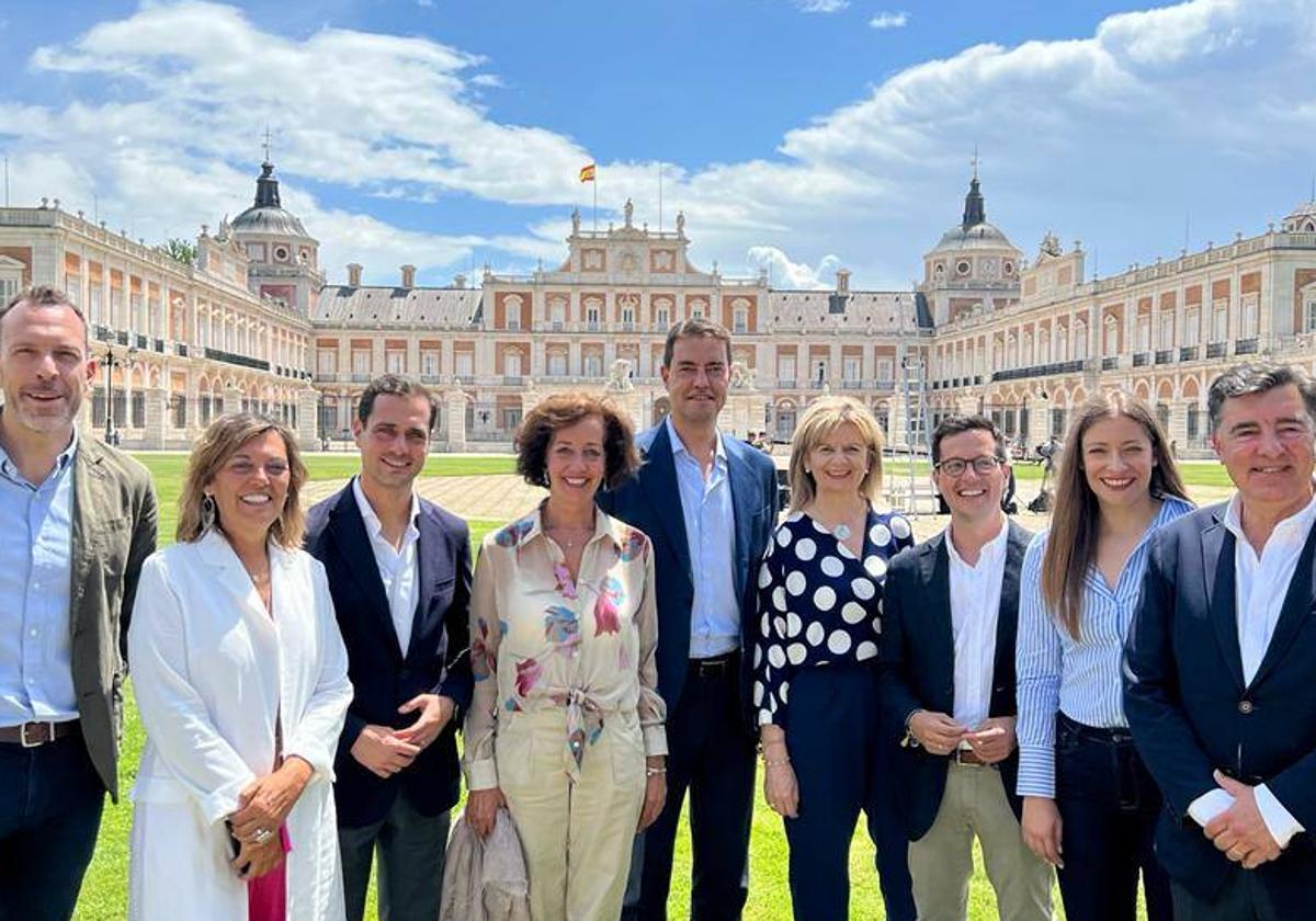 Ester Muñoz, segunda por la derecha, junto a otros números 1 de las listas del PP a las generales del 23-J.