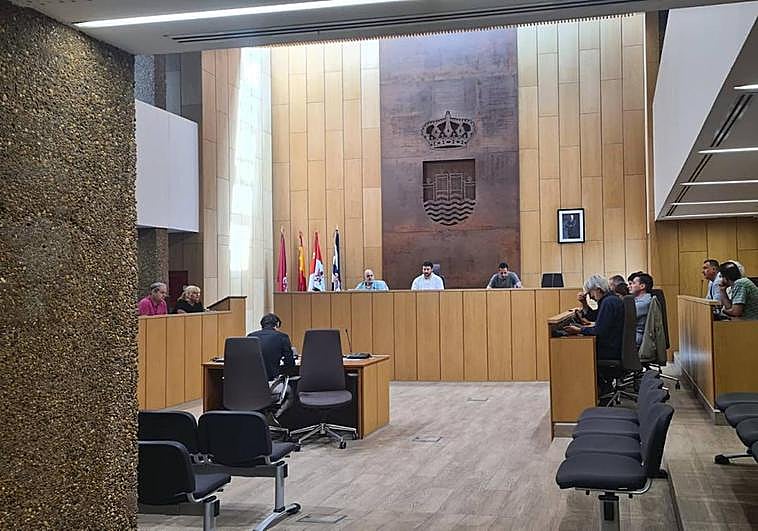 Un instante del pleno en Villaquilambre este jueves.